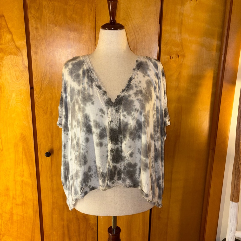Billabong Black and White Tie-Dye V-Neck Top